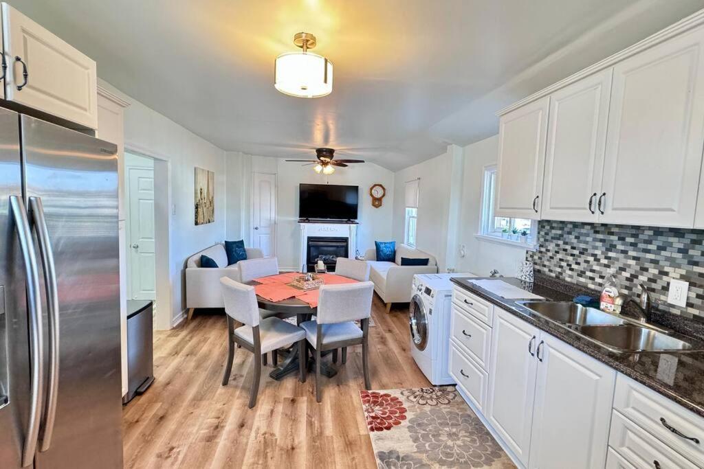 Near The Falls Two Bedroom - 5 Min Walk To Clifton Niagara Falls Eksteriør bilde