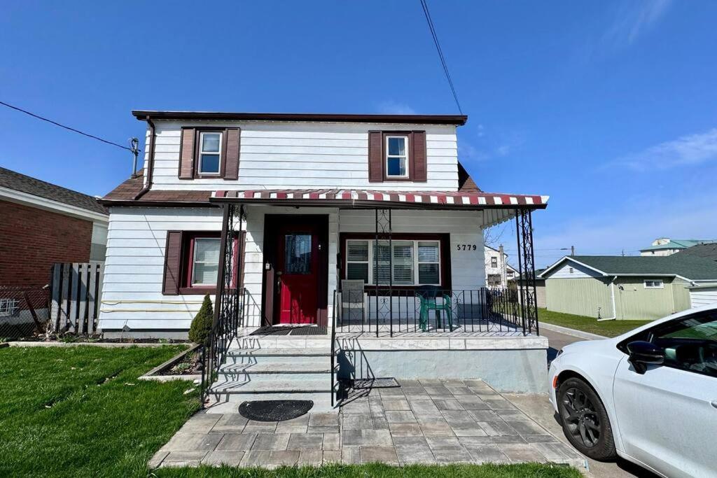 Near The Falls Two Bedroom - 5 Min Walk To Clifton Niagara Falls Eksteriør bilde